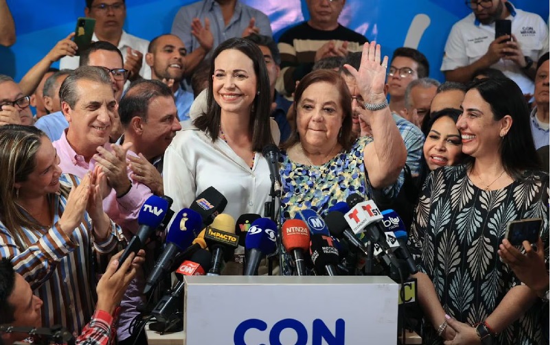 MACHADO CEDE A CORINA YORIS LA CANDIDATURA A LAS ELECCIONES PRESIDENCIALES DE VENEZUELA